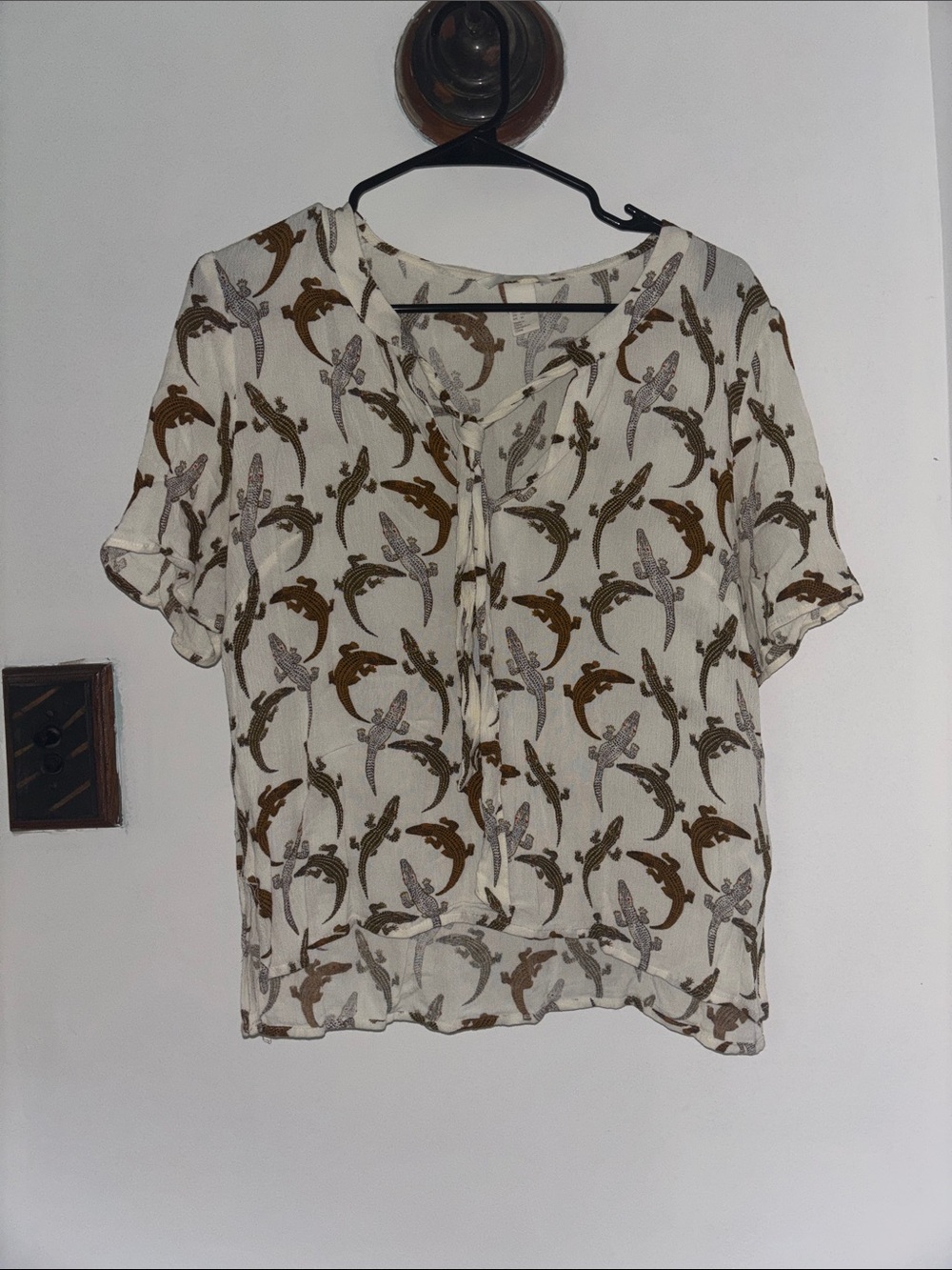 H&M Cream Short-Sleeve Tie-Neck Blouse with Brown Lizard Print